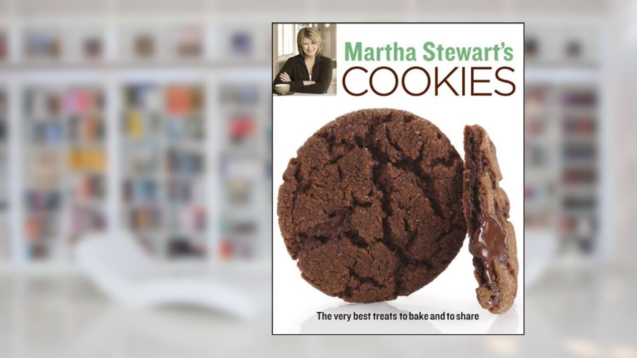 Martha Stewart's Cookies: The Very Best Treats to Bake and to Share: A Baking Book, written by Martha Stewart Living Magazine